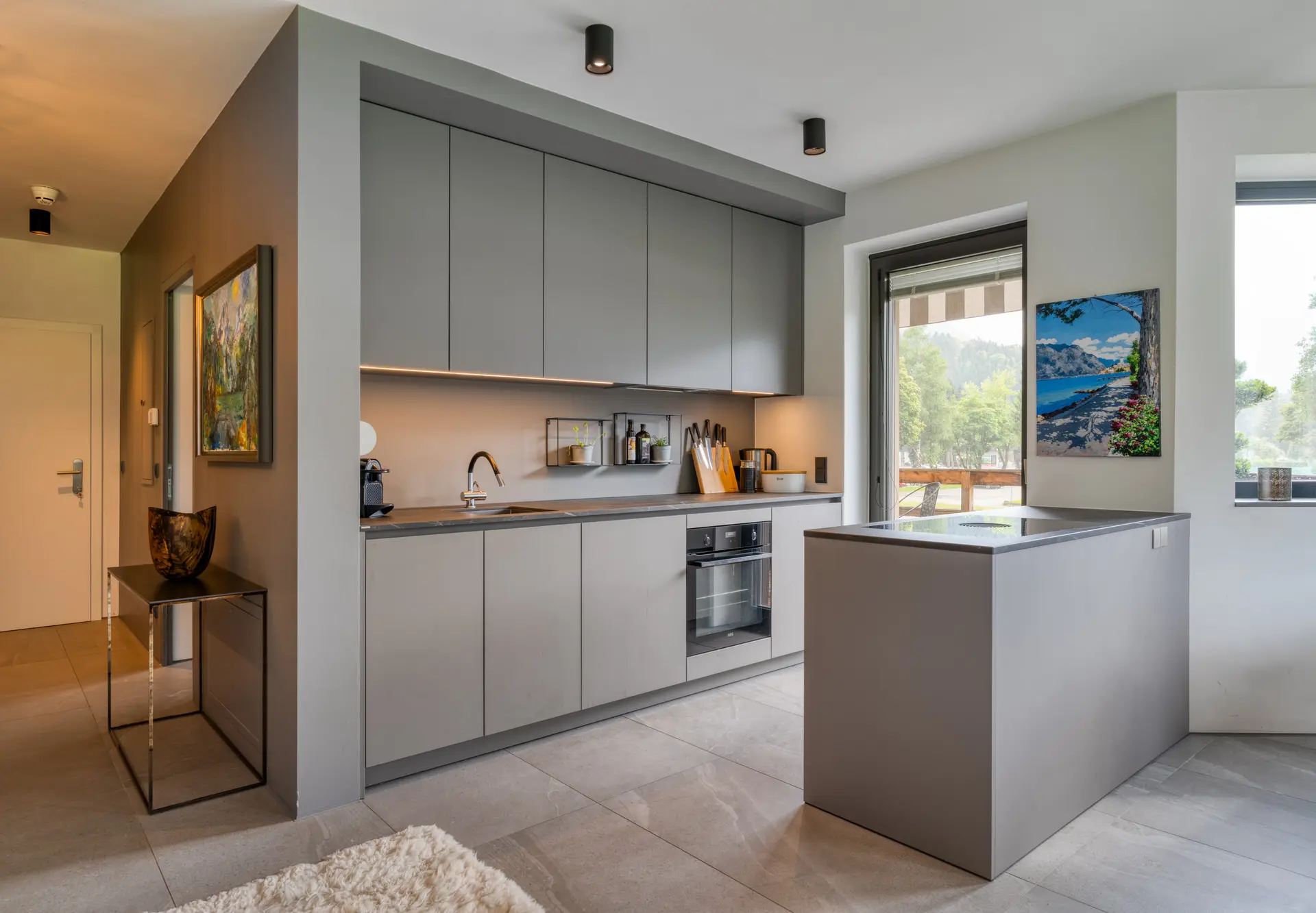 Kitchen island front view in Hinterstoder alpine ski residence