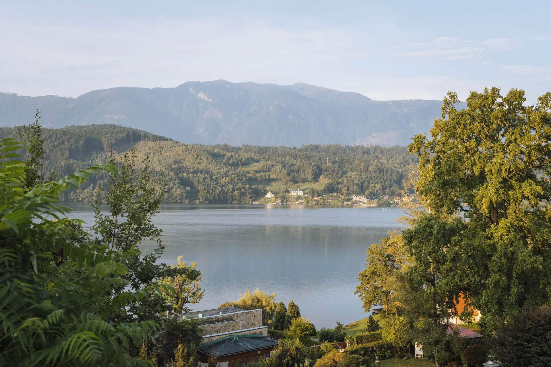 Exterior view of luxury lakeview apartment with Millstätter See and mountains